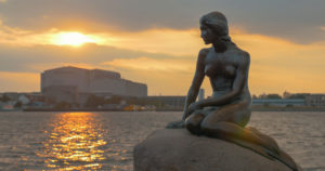den lille havfruen statuen i københavn