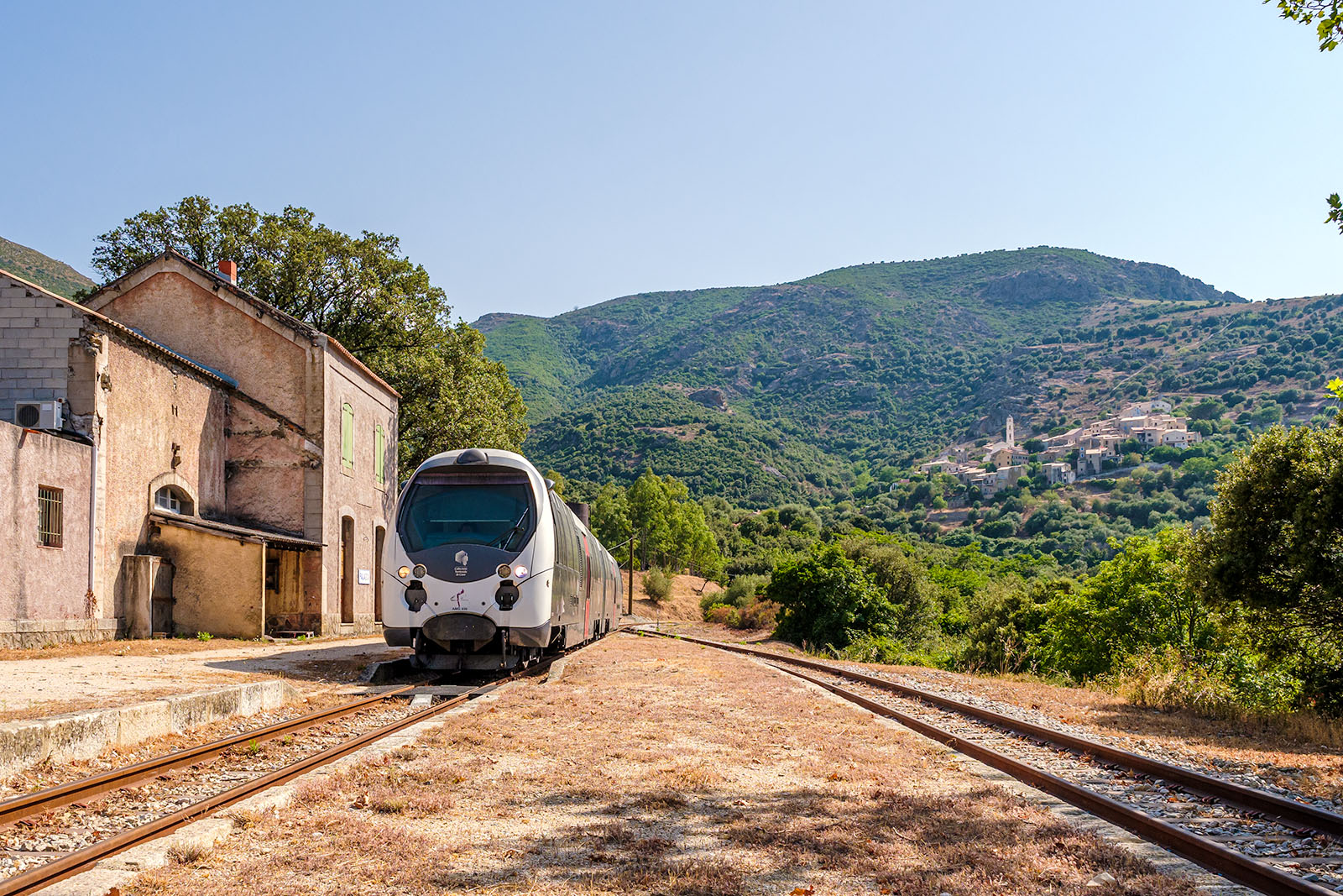 Togstasjonen i Palasca på Korsika