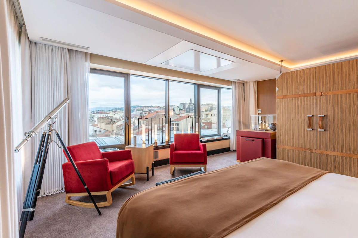 Hotellrom med utsikt over Cannes